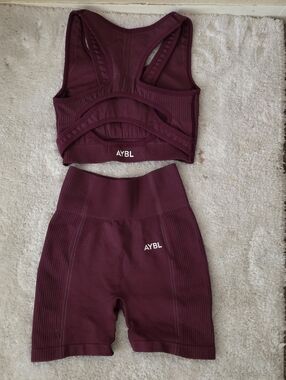 AYBL Women Maroon Seamless High-Waist Biker Shorts and Sports Bra Set Size S